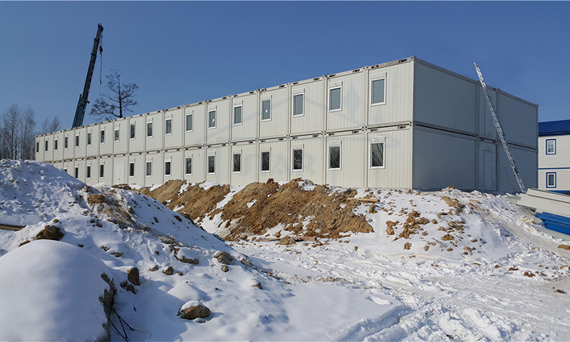 A modular accommodation camp in a cold-climate site